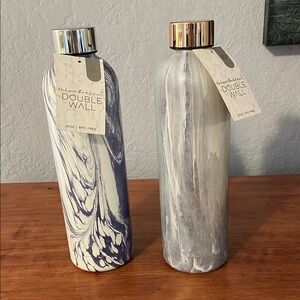 Set of 2 Insulated drink carrier.